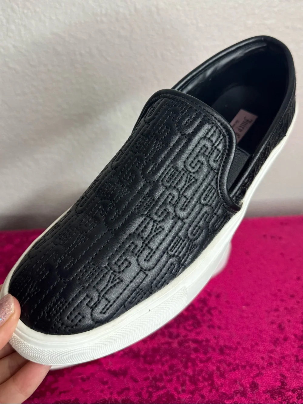 2/for $20 🪩 JUICY COUTURE Black Quilted Logo Slip-On Sneakers (Women’s 7)